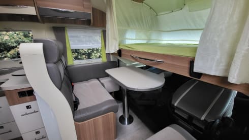 Spacious 4 person family camper Fiat Chausson