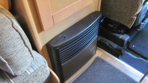 Henry – 4 berth Elddis 100 Sunseeker - 6 Belts