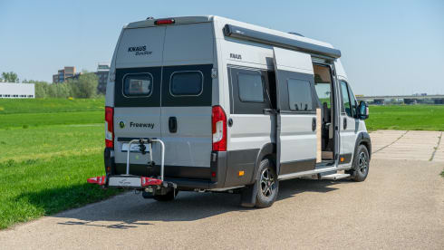 Easy Rider XL Knaus – Super luxurious new spacious bus camper, for tall people, automatic