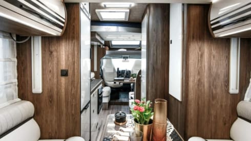 Horizon – 4 berth Roller Team semi-integrated from 2025