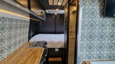 Effie – 3 berth Mercedes-Benz campervan