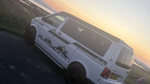 Benji – New conversion T6.1 4 berth Volkswagen campervan 
