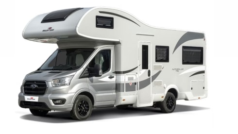 Glen – New 2026 Roller Team 6 berth off-grid Motorhome