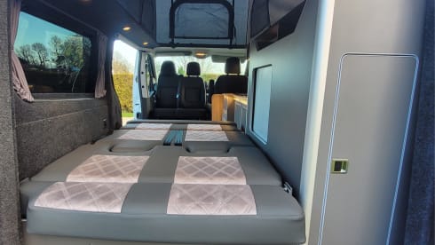 4 Berth Vauxhall Vivaro LWB Campervan