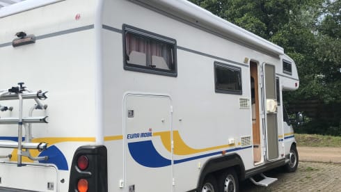 Unique 8 pers. camper with XXXL garage on C driving