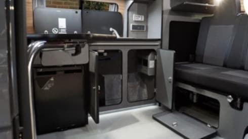Reggie Grey – 4 berth T6.1 Volkswagen Campervan 2021