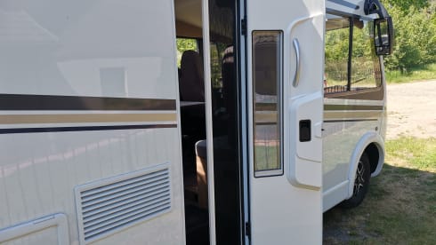 Anne – Carado i447