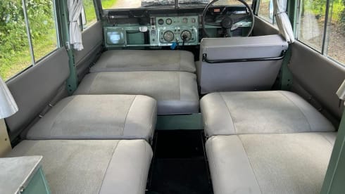 The Northumbrian Rover – 4 berth Land Rover rooftop from 1967