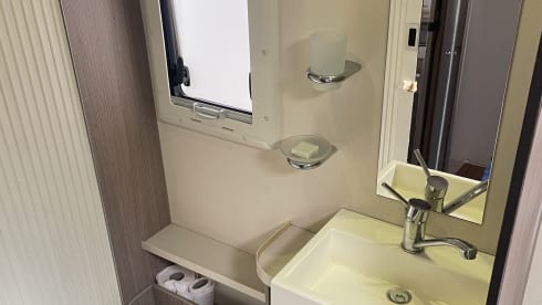 Camper compleet – 4p Challenger semi-integrated from 2016