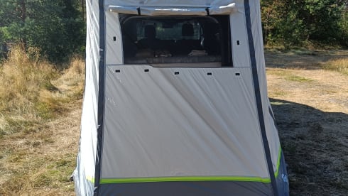 Molly – Electric Campervan Kia PV 5. 2-person