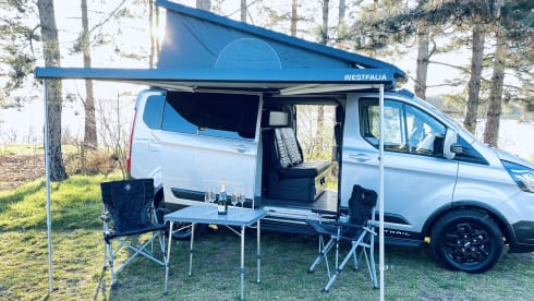 Vantura – Full option Ford Nugget plus Trail campervan 