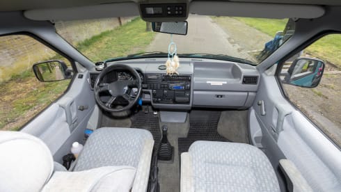 Happy - Cozy and robust VW T4 California with sleeping roof