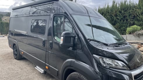 Tourne 6.4 – New Bus Camper for Rent Peugeot Boxer