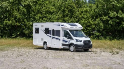 Arnold Rimor – Automatic Rimor EVO 2023 with 4 bike rack and awning