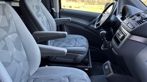 4p Mercedes-Benz campervan from 2005