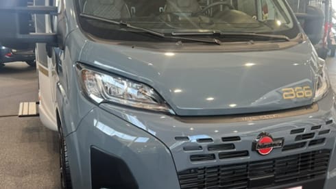 RV Camper – Nieuwe, luxueus ingerichte 4-persoonscamper