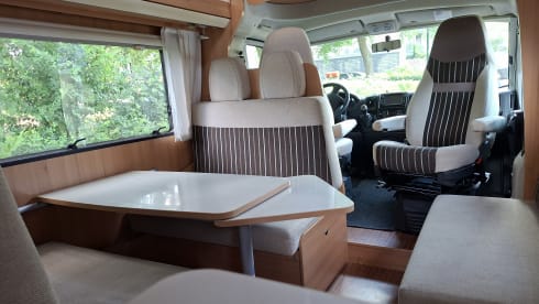 Huisje op wielen om mee op avontuur te gaan! – Schönes Familienwohnmobil
