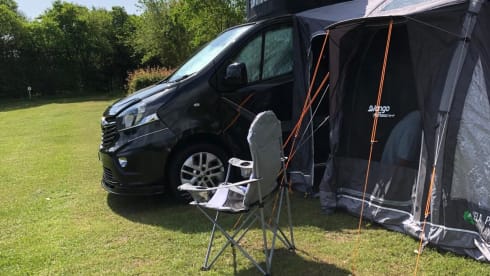 Roma – Superb 4 berth Vauxhall Vivaro campervan LWB