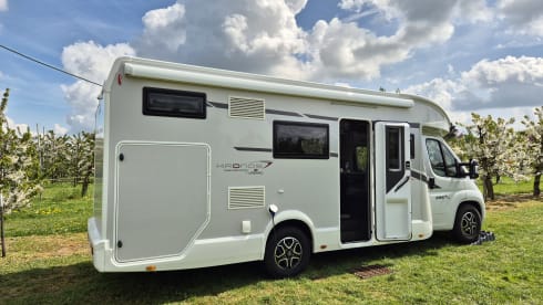 Modern Roller Team 298 TL – Space, comfort and adventure for 4 people!