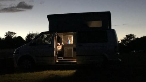 Stanley – 4 berth Volkswagen T5 Bilbo Celex
