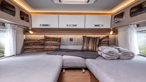 Weinsberg semi-integrated with 2 sleeping places