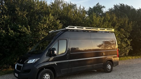 Serenity – 2p Peugeot Boxer L3H2 Volledig Uitgerust