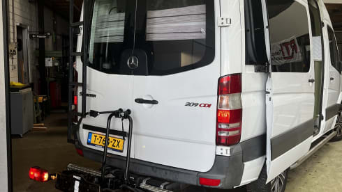 2p Mercedes-Benz bus from 2007
