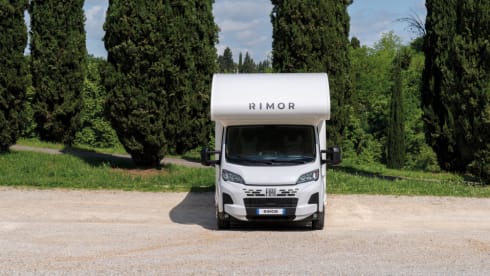 Queen I – 6p Rimor alcove from 2025