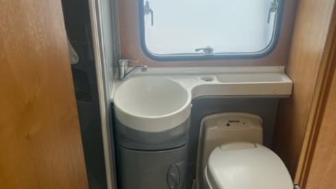 Caroline – Ready to Adventure - 6 Berth Motorhome Hire