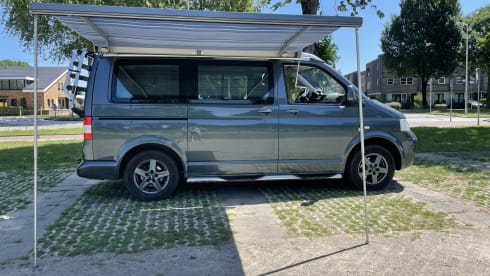 4p Volkswagen campervan from 2004