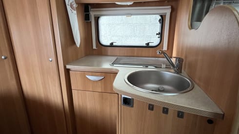 Nice 4p Fiat semi-integrated from 2011 with accessories and air conditioning