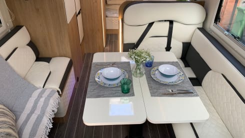 Mabel – Brand New Luxury 4-5 berth 2022 model RollerTeam 707 Motorhome