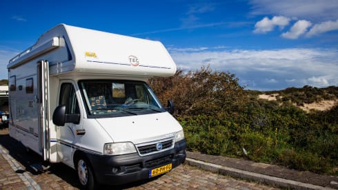 Casa – Leuke alkoof camper voor 4 personen om avonturen te beleven!