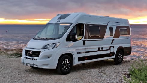 2p Adria Twin bus from 2023 - Free transfer from/to the airport