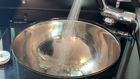 ROADSTORE 53230 – Mercedes Marco-Polo V250 190CV 4MATIC fitted van rental 4 beds