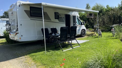 Tweede thuis op wielen. – New 4p Fiat semi-integrated motorhome from 2023