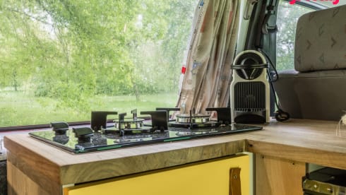 Sunset – 2p Volkswagen campervan from 1999