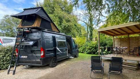 Freddy – Freddy | Abenteuer-Camper für 4 Personen • kompakt, komplett ausgestattet & autark.