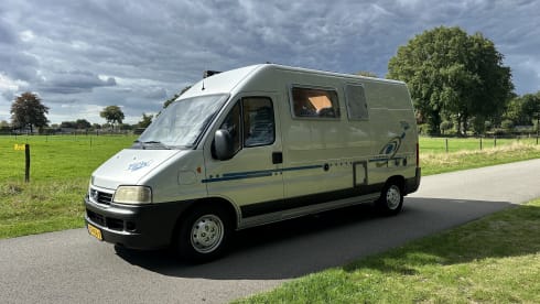 Zwervertje – 2p Adria Mobil bus from 2005