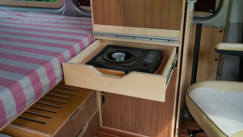 Amigo – 4p Volkswagen bus from 2016