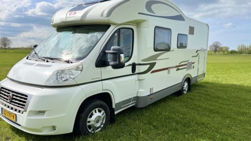 5 person Adria matrix 680 SP half integral camper