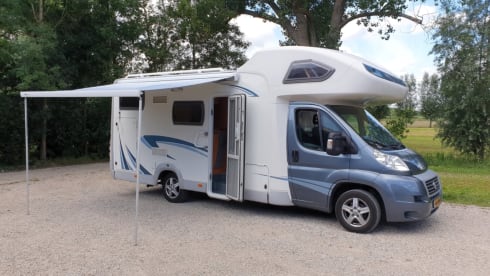 Homecar2 – Complete HomeCar2 gezinscamper met motorairco en zonnepaneel