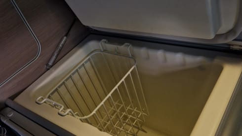 CJ – Volkswagen California 2013 with invertaris