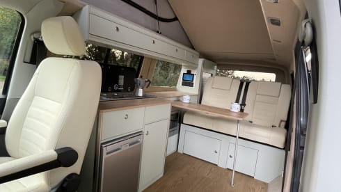 Olli – 2024 Conversion - 4 berth VW campervan from 2017 - equipment included!