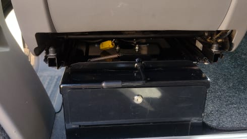 Campo – Explore Derbyshire & Beyond in our 4 berth VW T5 Long Wheel Base!