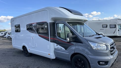 2026 Reg Island Bed 4 berth Autotrail F74 