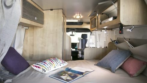 Campie – Campie - Super fun Campervan Renault Master Font Vendome 