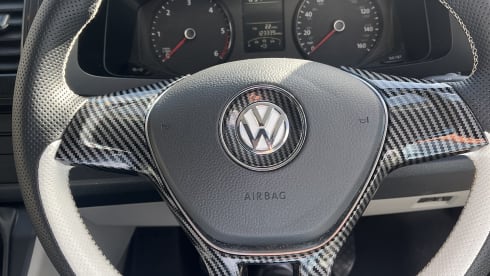 Chopsey – VW-Campingbus mit 4 Schlafplätzen aus dem Jahr 2016