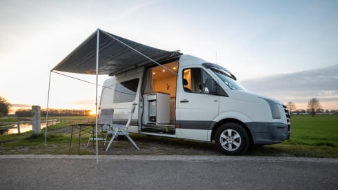 Albatros – Le camping-car tout-terrain par excellence : douche intérieure, cuisine électrique et bien plus encore