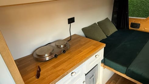 Ashton – Renault campervan met 2 slaapplaatsen uit 2012